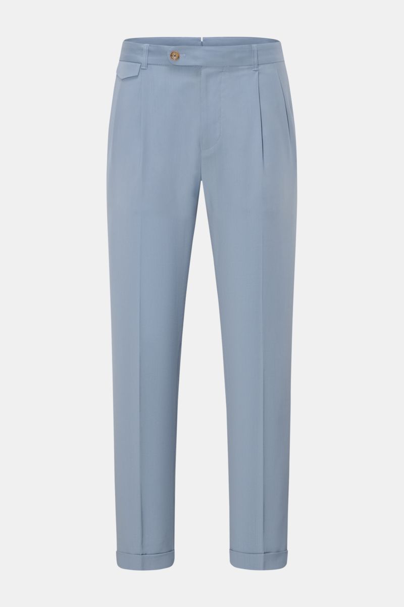 Vorderansicht der Windsor Wollhose 'Sapo' rauchblau aus reiner Wolle mit doppelter Bundfalte, Tapered Fit, Cropped-Design, Taschen und Saumaufschlag.