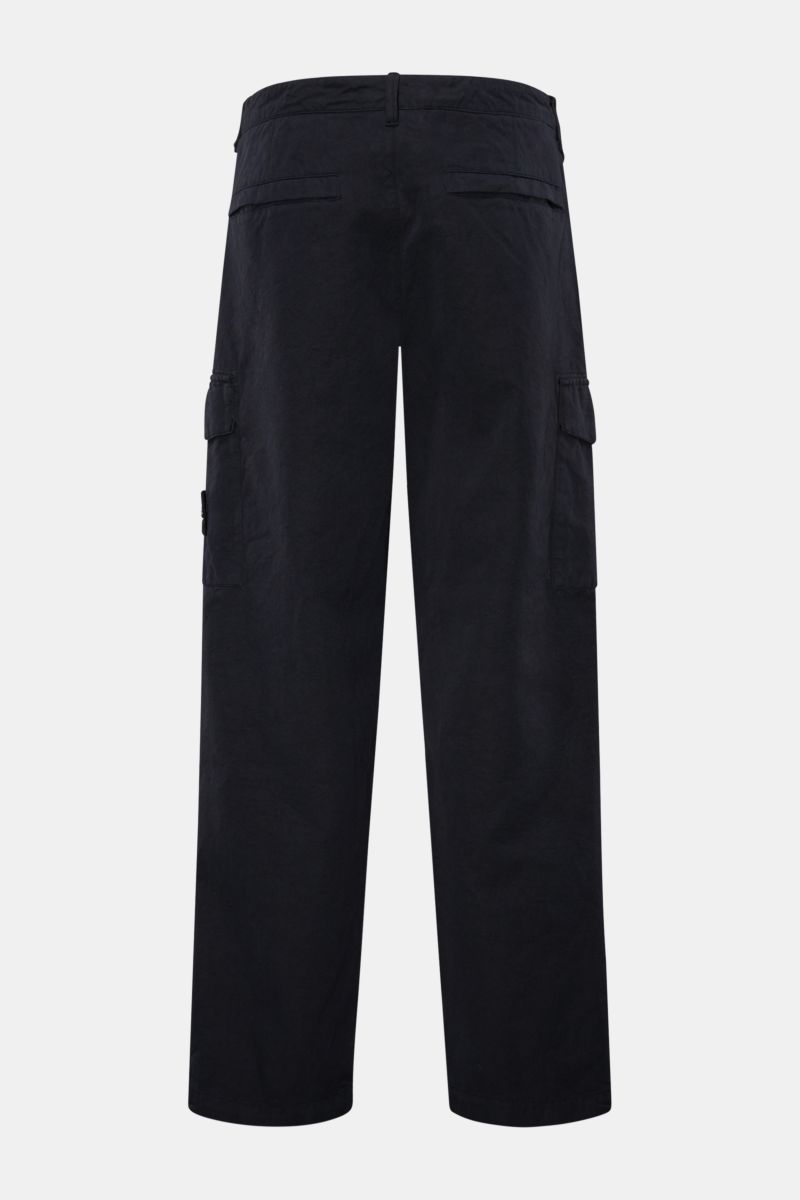 Stone Island Cargohose 'Ghost Piece' dark navy, Rückansicht, Baumwoll-Leinen-Mix, Regular Fit, gerader Schnitt, Cargotaschen, tonales Kompass-Badge.