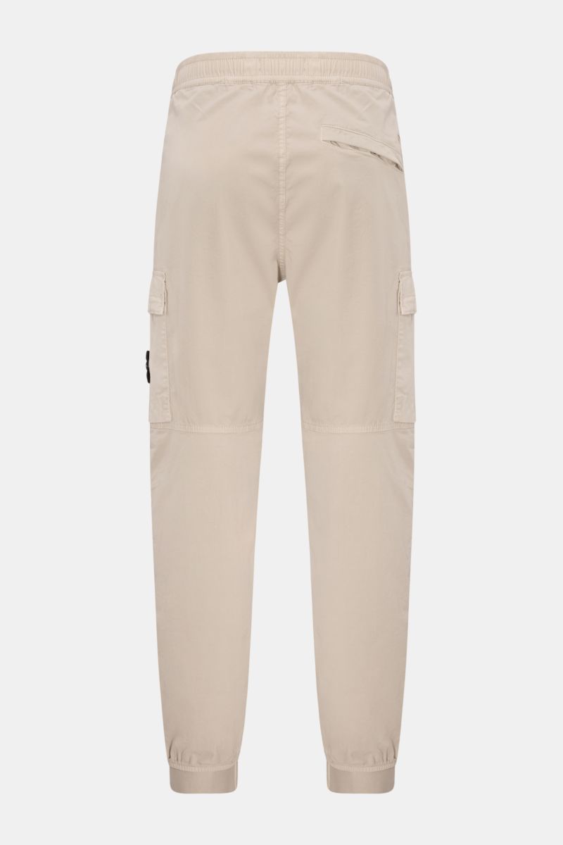 Stone Island Cargo-Jogpants 'Regular Tapered' sand, Rückansicht, elastische Bio-Baumwolle, Cargo- und Gesäßtaschen, Tunnelzugbund, Abnäher Knie