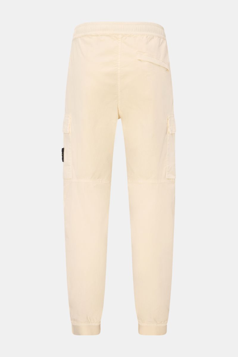 Stone Island Cargo-Jogpants 'Regular Tapered' creme, Rückansicht, elastische Bio-Baumwolle, Cargo- und Gesäßtaschen, Kompass-Badge, elastischer Bund.