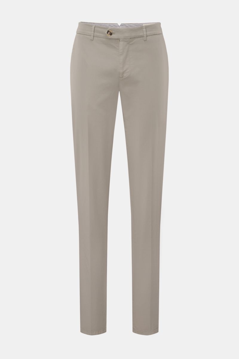 Front view of Brunello Cucinelli Chino 'Italian Fit' grau, a versatile luxury cotton twill pant with elastic, soft feel, garment dyed, regular fit, slim taper, short cut, zipper and button closure, French pockets, small watch pocket, and buttoned back poc