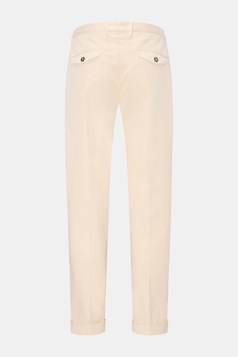 Santaniello Chinos 'Camerota' cream shown from the back, made of fine, slightly elasticated soft cotton twill with a single pleat, tapered fit, regular thigh width, ankle length, zip and waist buttons, French pockets, back pockets with button flap, and fi