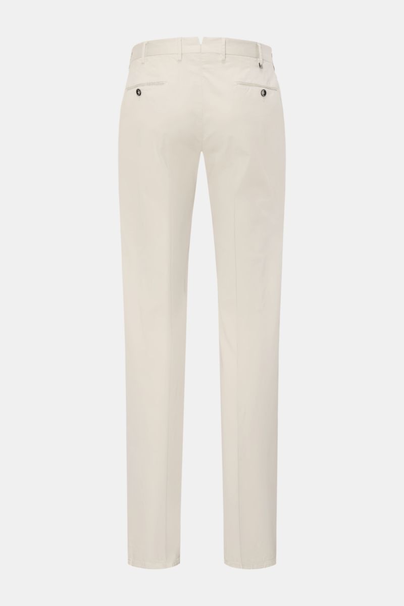 Rückansicht der PT Torino Chino 'Slim Fit' beige aus klassischem Baumwolltwill mit leichtem Stretch, französischen Taschen und paspelierten Gesäßtaschen.