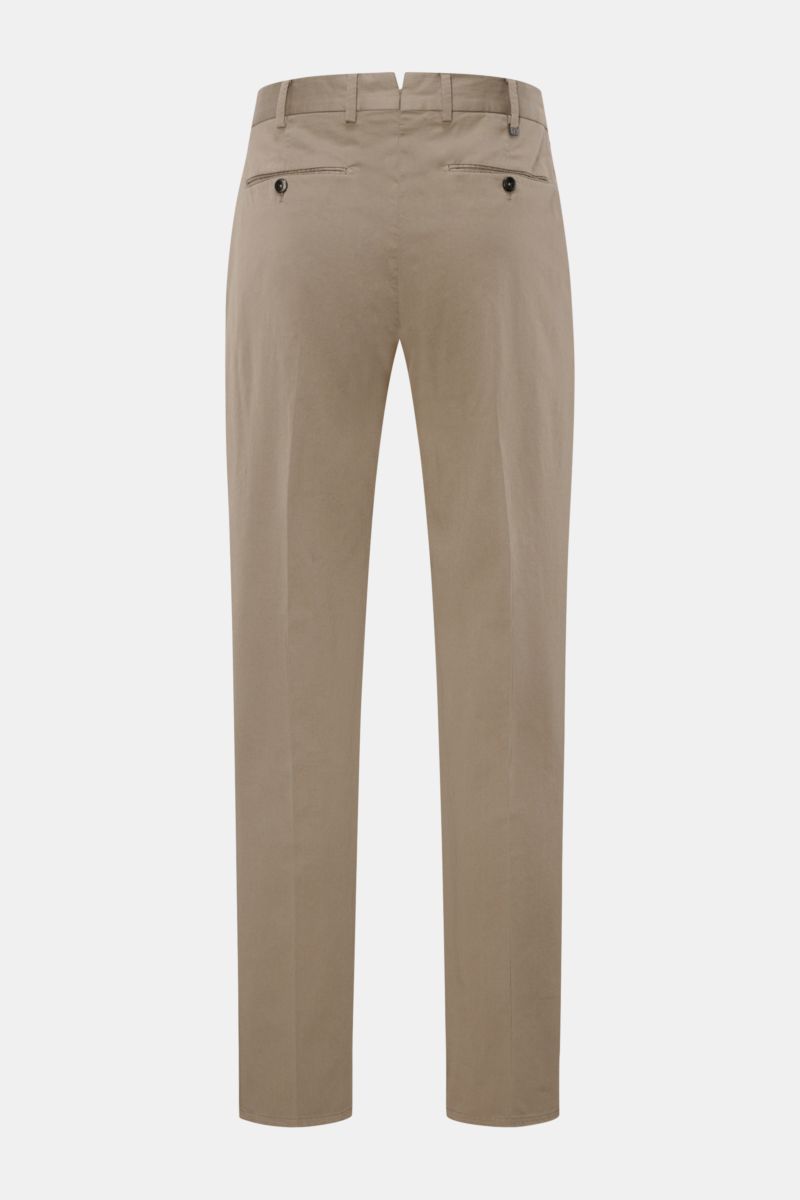 PT Torino Chinos 'Union Fit' grey-brown shown from the back, made of cotton twill with slight stretch, soft feel, tapered cut, and pleats. 

For these chinos, PT TORINO has chosen classic cotton twill in fine fabric enhanced with slight stretch content
