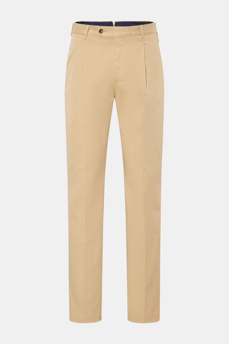 PT Torino Chinos 'Union Fit' beige displayed front-facing on a white background, made from cotton twill with slight stretch, featuring pleats and tapered cut.

For these chinos, PT TORINO has chosen classic cotton twill in fine fabric enhanced with sli