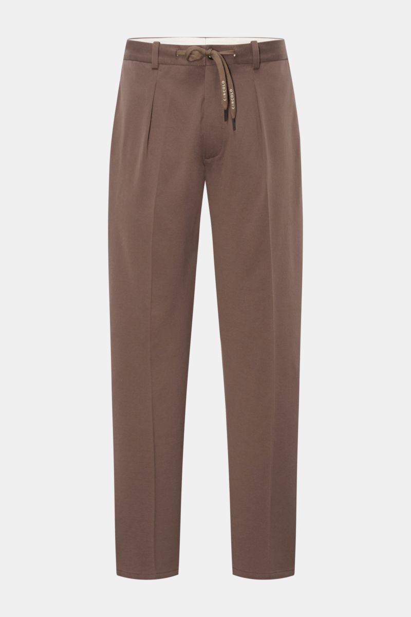 Circolo 1901 Jersey-Jogpants 'Premium Piquet' braun, Frontansicht, Regular Fit, leichte elastische Baumwolle, Tunnelzug mit Logo-Print, Taschen mit Knopf.