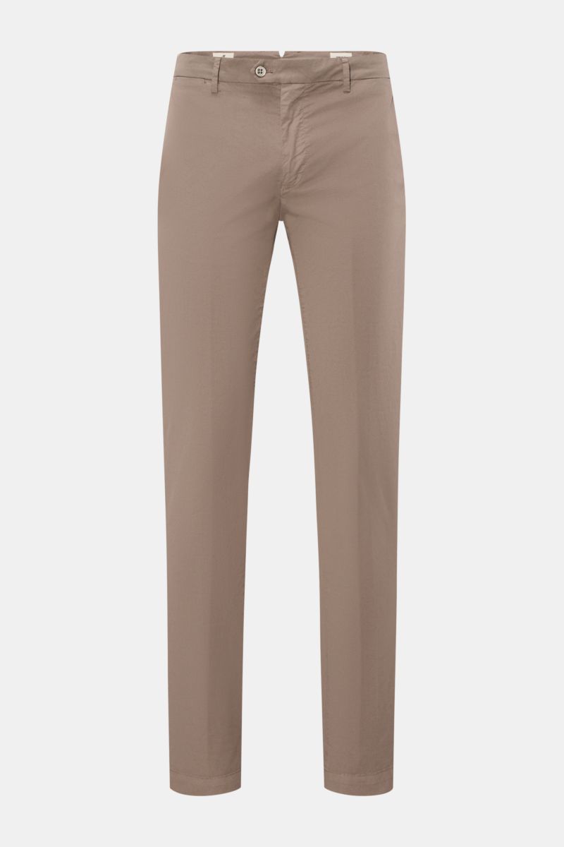 Mason's Chino 'New York Style' taupe, frontale Ansicht, Baumwoll-Twill mit Stretch, Slim Fit, Reißverschluss, französische Taschen, Uhrentasche, paspelierte Gesäßtaschen.
