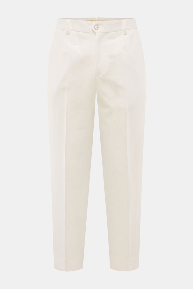 Front view of Briglia 1949 Chinos 'Portofino' off-white trousers made of cotton and linen twill with tapered fit and ankle length.

Maximum comfort meets an elegant silhouette: The elegant 'Portofino' trousers by BRIGLIA 1949 combine summery cotton and