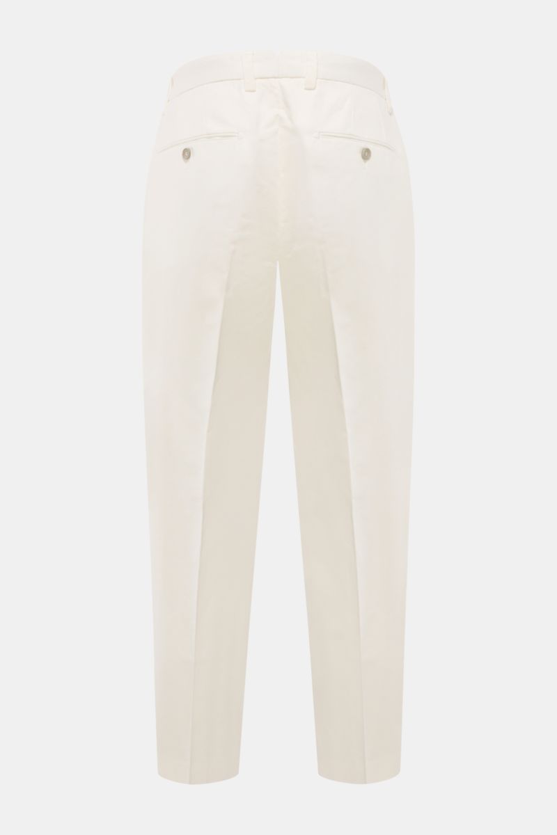 Briglia 1949 Chinos 'Portofino' off-white shown from the back, ankle-length tapered fit, cotton and linen twill fabric.

Maximum comfort meets an elegant silhouette: The elegant 'Portofino' trousers by BRIGLIA 1949 combine summery cotton and linen twil