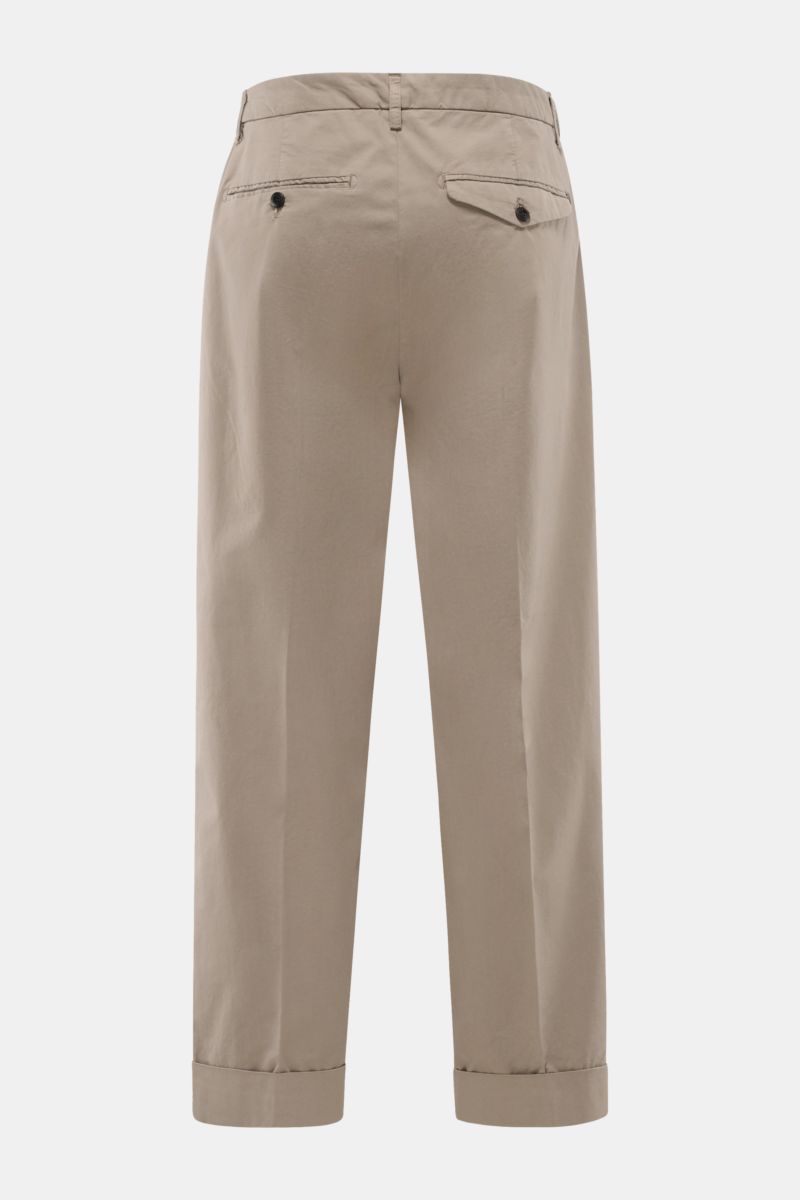 Dondup Baumwollhose 'Mel' taupe, knöchellang, Loose Fit, einfache Bundfalte, Gesäßtaschen mit Patte, Rückansicht, reiner Baumwoll-Twill.