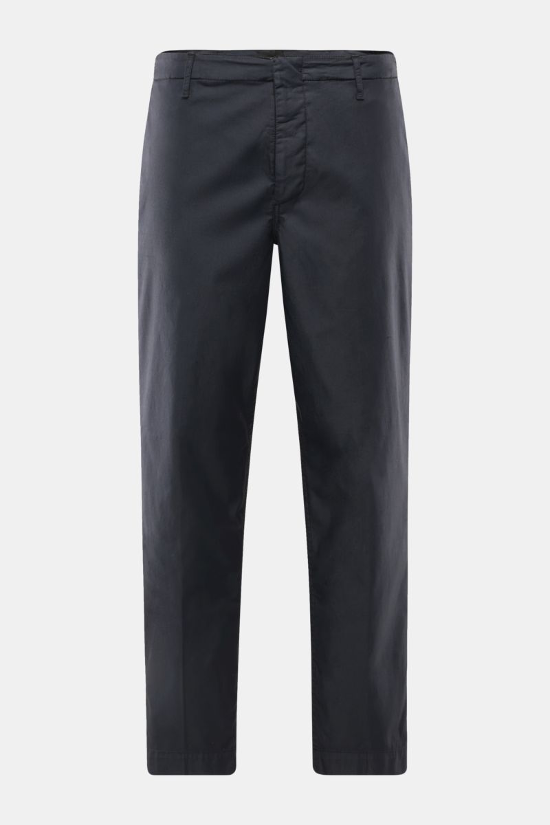 Dondup Chino 'Zyan' dark navy, frontale Ansicht, slim Fit, schmal zulaufend, kurzer Schnitt, Baumwoll-Microfaser-Mix, elastisch, französische Taschen.