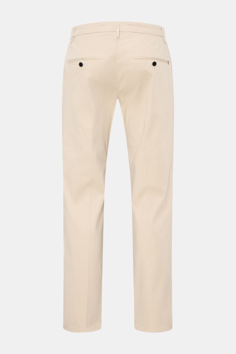 Rear view of Dondup Baumwollhose 'Gaubert' sand slim fit cotton pants with soft, lightly elastic fabric, garment dyed, French pockets, buttoned back pockets, zipper and slide button, and metal initials. Für alle Liebhaber von italienischer Mode: mit diese