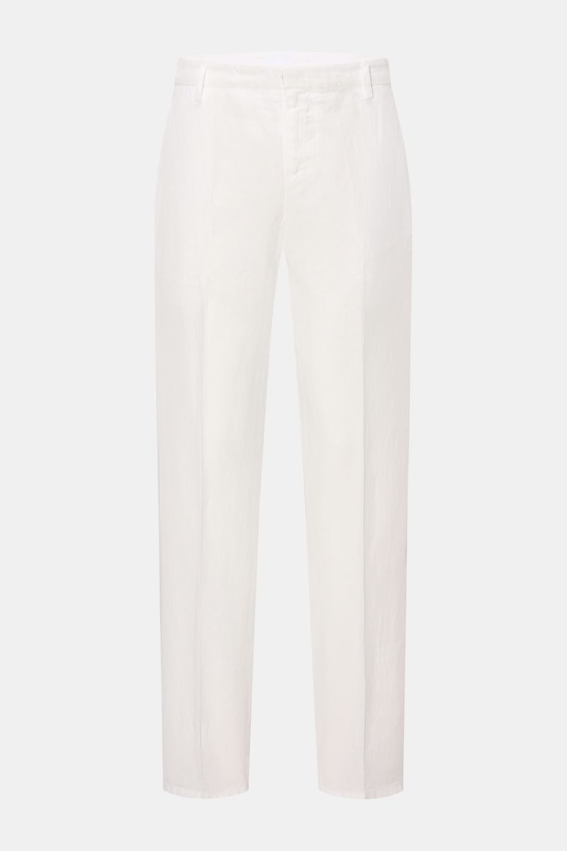 Dondup Chino 'Gaubert' weiß, frontale Aufnahme, Slim Fit, aus Lyocell, Baumwolle, Leinen, feiner Twill, garment dyed, schmal geschnittene Wade, Taschen mit Knopf.