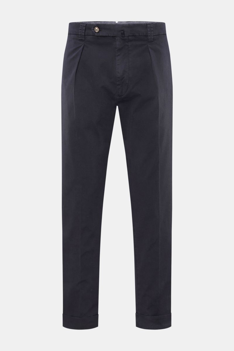 Berwich Chino 'Chiaia' navy, frontale Nahaufnahme, Baumwoll-Twill, Tapered Fit, knöchellang mit Saumaufschlag, Bundknöpfe, Taschen, glatter Griff.