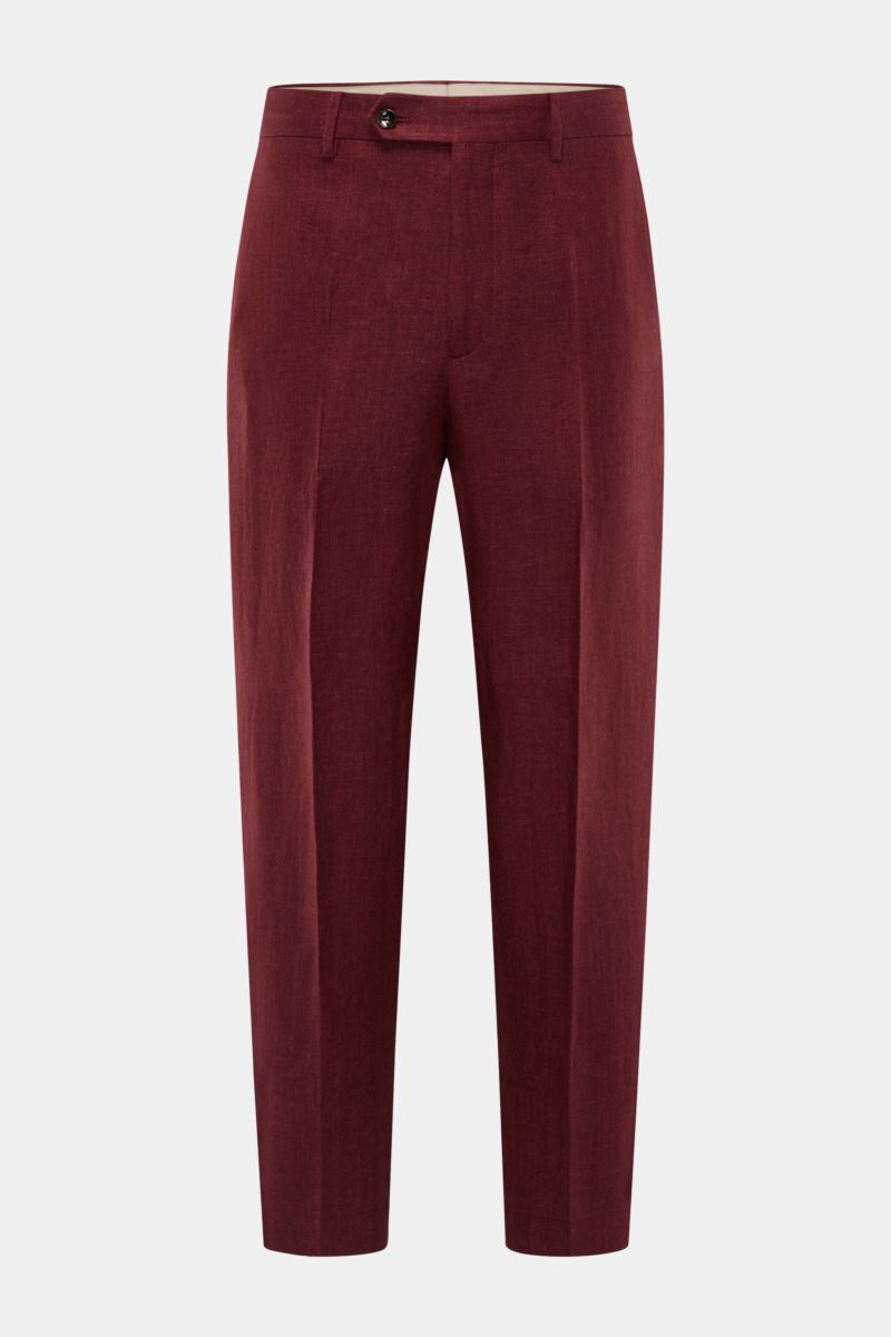 Front view of Berwich Leinenhose 'Chiaia' bordeaux linen trousers with tapered fit, herringbone texture, button closure, and ankle length.

Sommerliche Leichtigkeit verspricht die Hose 'Chiaia' von BERWICH aus reinem Leinen – die materialtypische Hapti