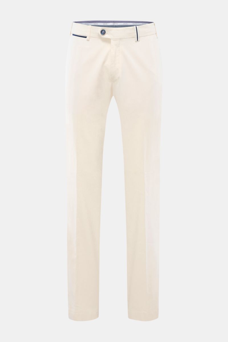 Hiltl Baumwollhose 'Peaker' creme, Regular Fit, schmal zulaufend, aus leichter Baumwoll-Popeline mit Stretch, frontale Perspektive, französische Taschen.