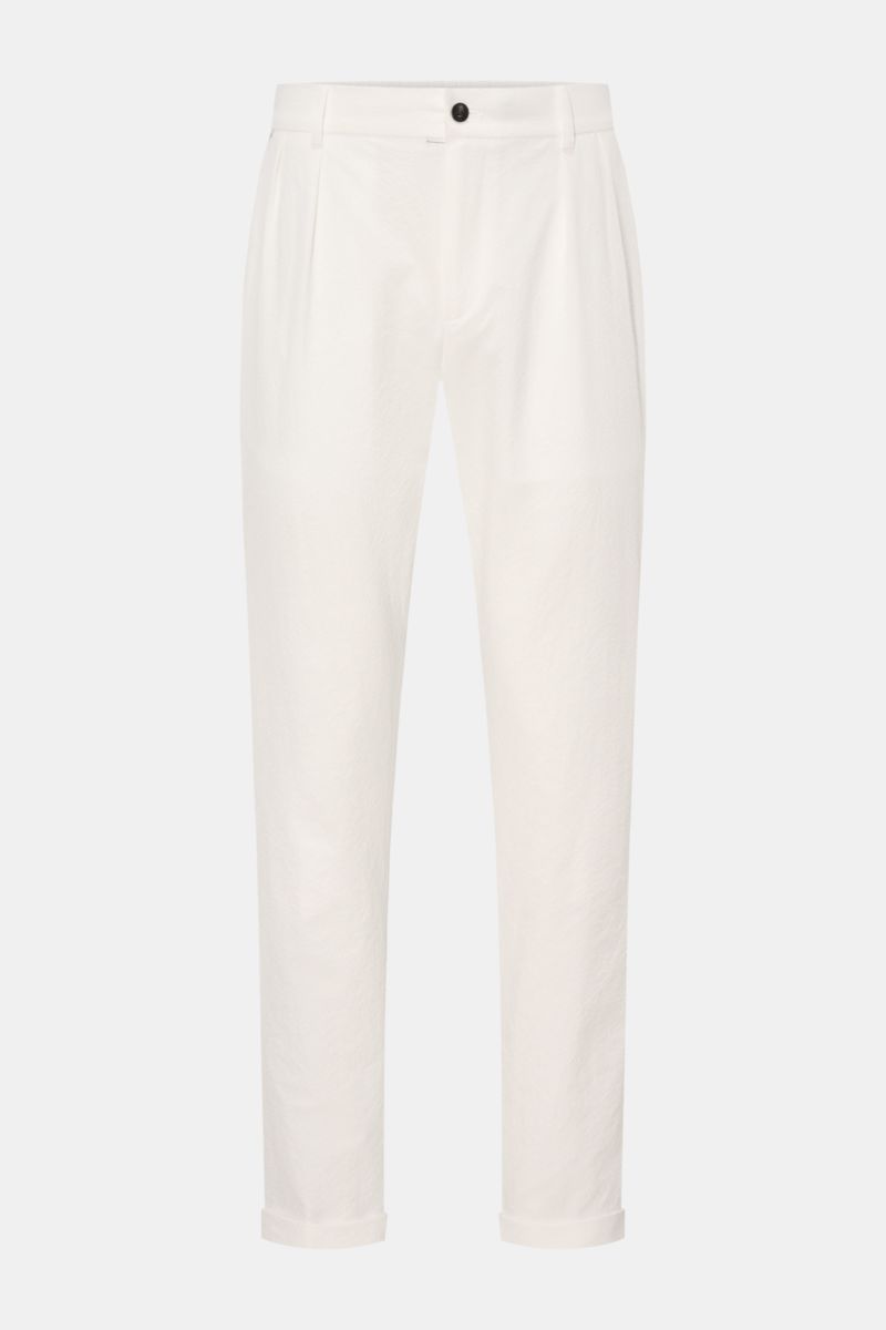 Front view of 04651/ A trip in a bag Seersucker trousers 'Technical Seersucker' off-white, made of seersucker microfiber with fine typical texture, robust fabric, tapered fit, regular thigh width, ankle length, zip and waist button, double pleat, French p