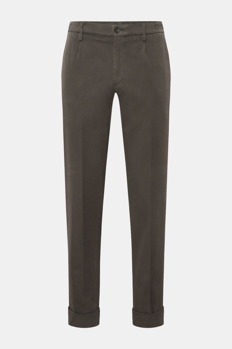 Front view of GTA Trousers 'Dennis' dark grey, cropped tapered slim fit with waistband, zip, button, pleats, French and back pockets, fixed hem.