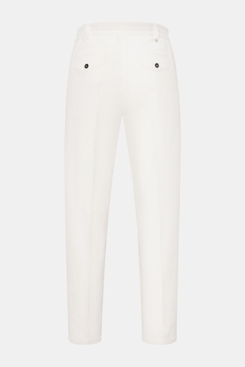 PT Torino Jogpants 'The Rebel' offwhite, Rückansicht, Baumwoll-Leinen-Mix, elastischer Bund, Regular Fit, kurz, schmal zulaufend, Knöpfe an Gesäßtaschen.
