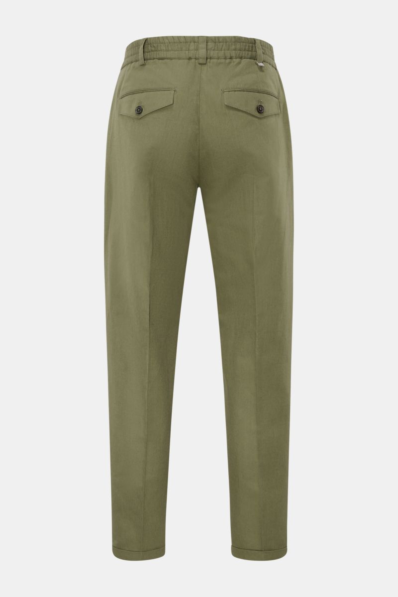 PT Torino Jogpants 'The Rebel' grün Rückansicht, Baumwoll-Leinen-Mix, Regular Fit, schmal zulaufend, kurzer Schnitt mit elastischem Bund, französischen und geknöpften Gesäßtaschen, fixiertem Saumaufschlag.