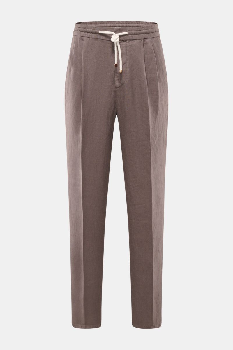 Front view of Brunello Cucinelli Leinen-Jogpants graubraun in twill linen, regular fit with elastic waistband, drawstring, zipper, hook, pleats, and pockets.

Stil trifft Tragekomfort: Die Jogpants aus reinem Leinen von BRUNELLO CUCINELLI ist ein vielf