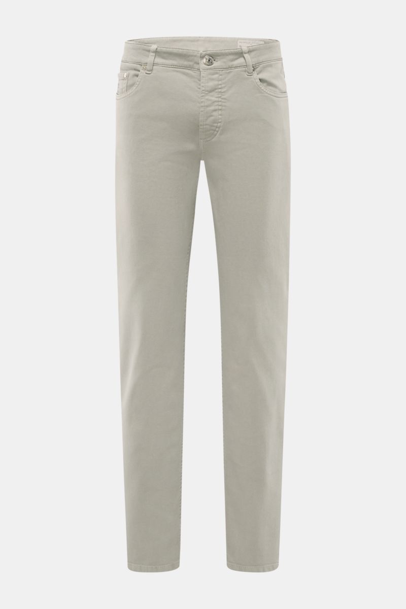 Brunello Cucinelli Jeans 'Traditional Fit' sage shown from front view, relaxed tapered fit, cotton denim, button fly, five-pocket style, coin pocket with logo stitching, leather patch, slightly elasticated and robust fabric. A luxurious denim classic from