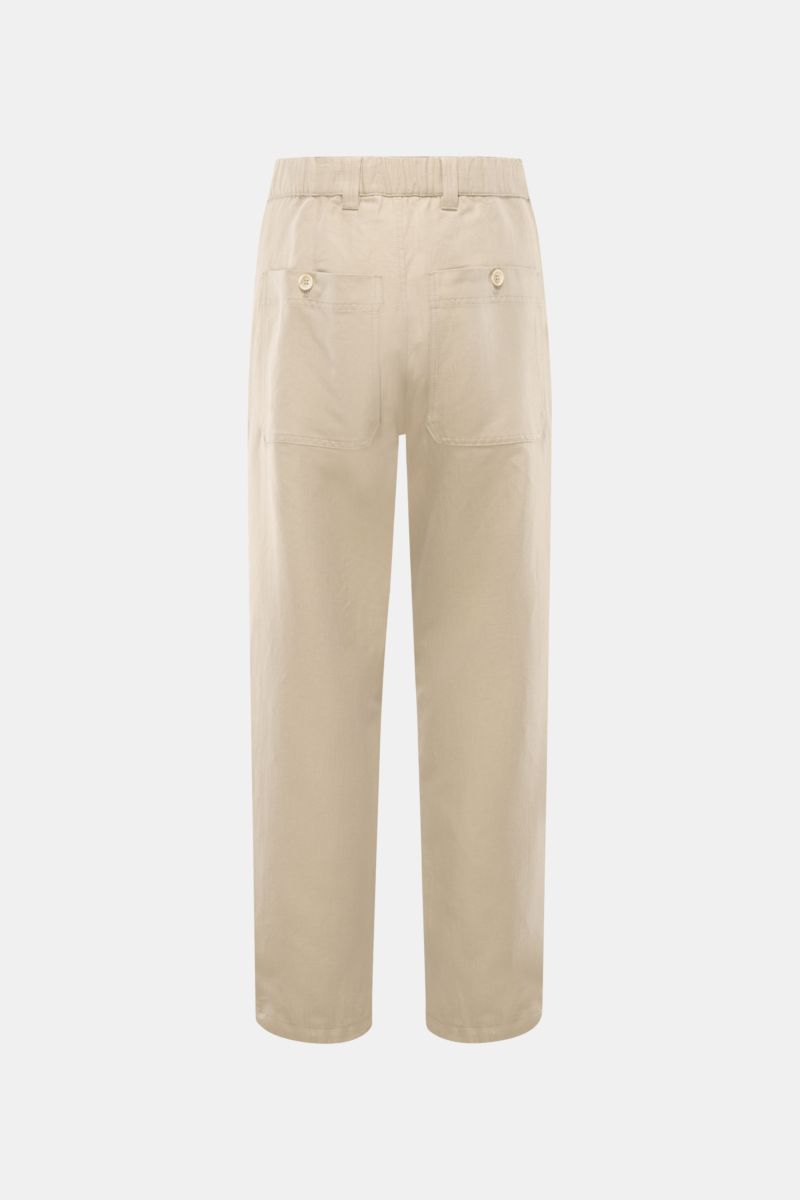 Brunello Cucinelli Jogpants beige aus Leinen-Baumwolle, knöchellang, gerader Schnitt, Button Fly, Taschen, Rückansicht, weicher Griff, Tapered Fit.