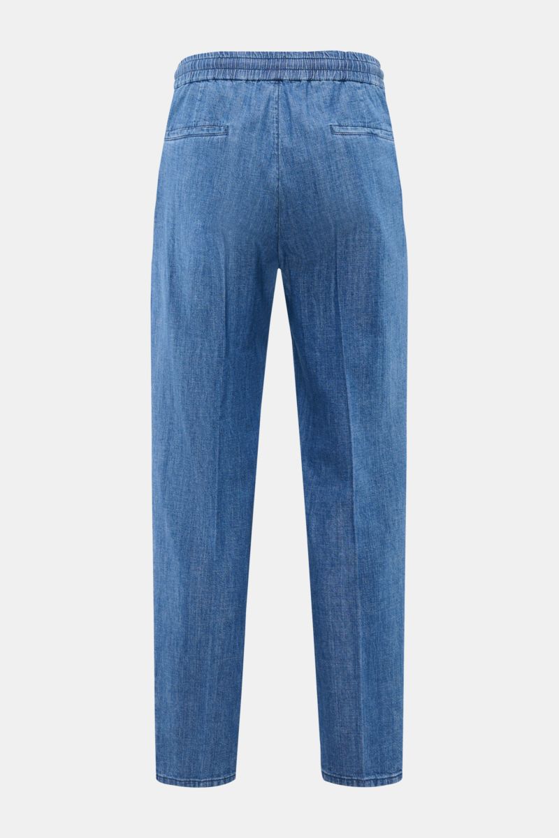 Brunello Cucinelli Denim-Jogpants graublau shown from the back, featuring cotton denim, elastic waistband, regular fit, and French pockets. Komfort trifft Stil: Die Jogpants aus reinem Baumwoll-Denim von BRUNELLO CUCINELLI ist ein lässiger Begleiter fü