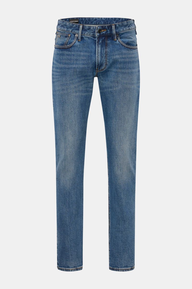 Front view of Emporio Armani Jeans blue in slim fit with tapered cut, authentic wash, five pockets, and metal logos.

Comfort meets style: These jeans by EMPORIO ARMANI have a comfortable feel and a timeless aesthetic for modern casual looks.

