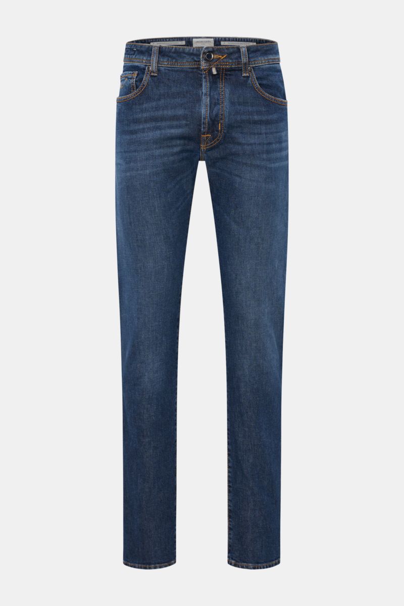 Jacob Cohen Jeans 'Bard' dunkelblau, frontal fotografiert, Slim Fit, leicht elastischer Denim mit dezenter Used-Waschung und Button Fly.