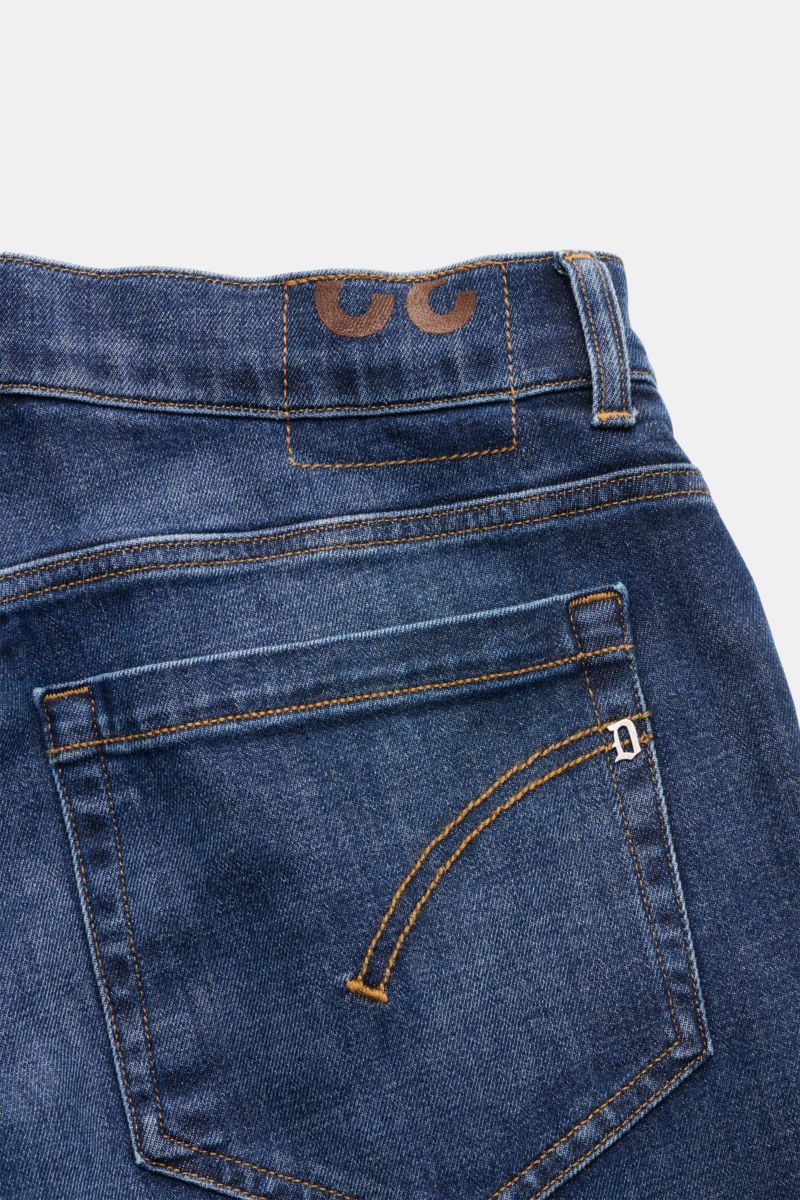 Dondup Jeans 'George' dunkelblau, Rückansicht mit Five-Pocket-Stil, Used-Waschung, Metall-Initial und elastischem Denim aus Baumwolle.