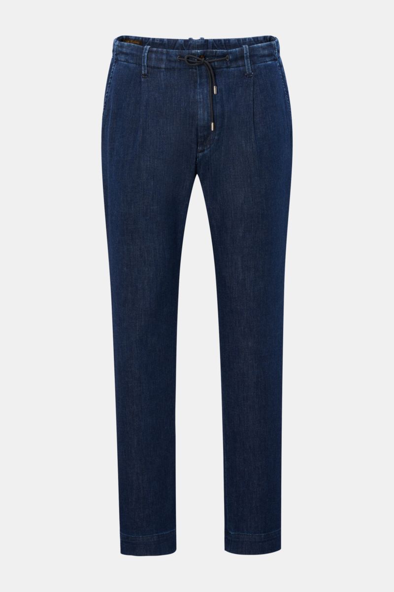 Front view of Moorer Jeans 'Wilton' dunkelblau, made from high-quality Japanese denim with natural indigo dye, featuring a soft feel, lightweight fabric, elastic tapered fit, regular thigh width, shortened leg length, slim tapering, zipper and button clos