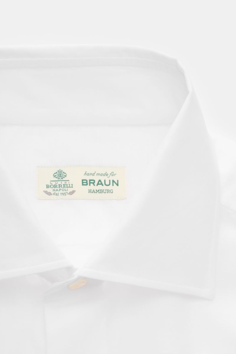 Borrelli Business Hemd 'Luciano' Kent-Kragen weiß, Slim Fit, Leinen-Baumwoll-Mix, glatter Griff, Perlmuttknöpfe, Nahaufnahme Frontansicht.