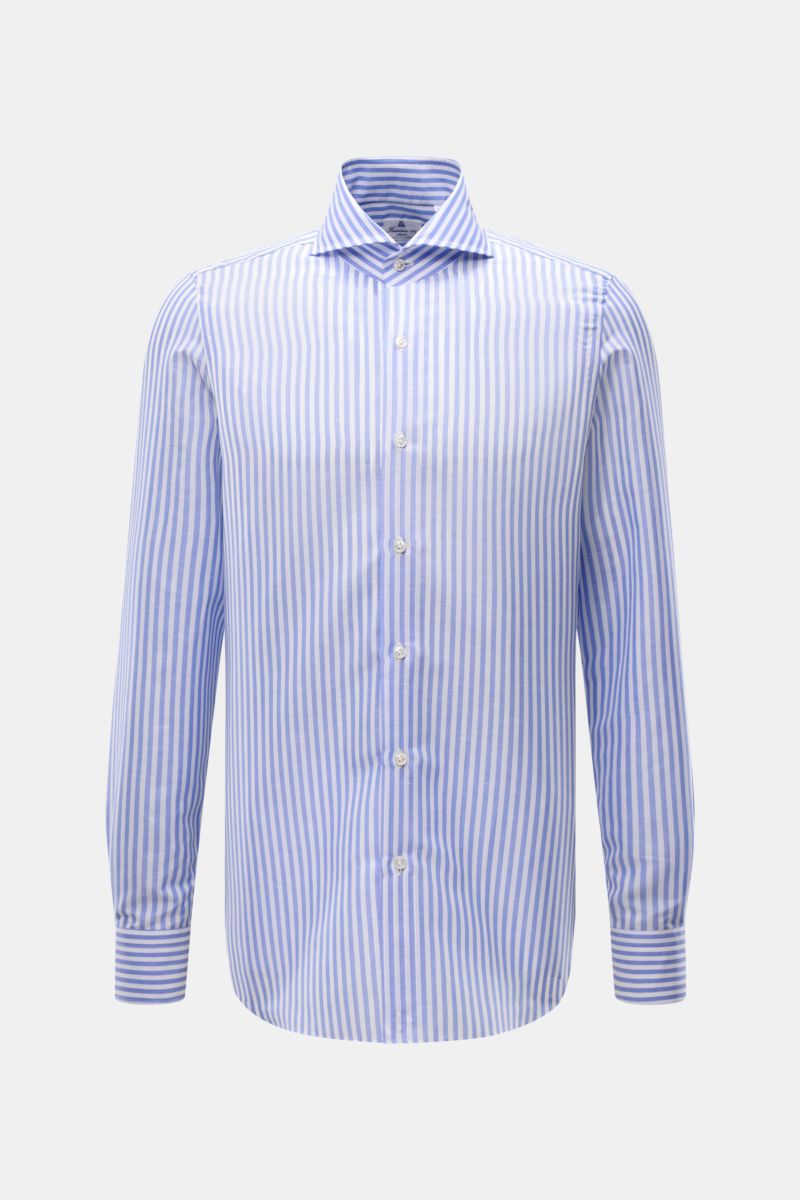 Finamore Business Hemd 'Sergio Napoli' Haifisch-Kragen blau/weiß gestreift, slim Fit, Leinen-Baumwollmix, weicher Griff, von vorne fotografiert.