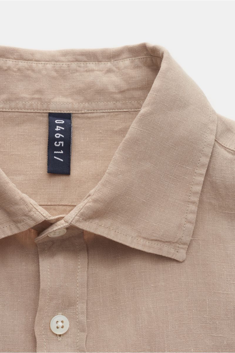 04651/ A trip in a bag Leinenhemd Haifisch-Kragen beige