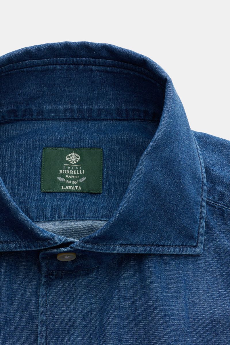 Borrelli Casual Hemd 'Ettore' Haifisch-Kragen dunkelblau, Twill aus Baumwolle, Denim-Optik, weicher Griff, Slim Fit, französische Knopfleiste, Sportmanschette, gerundeter Saum, Vorderansicht.