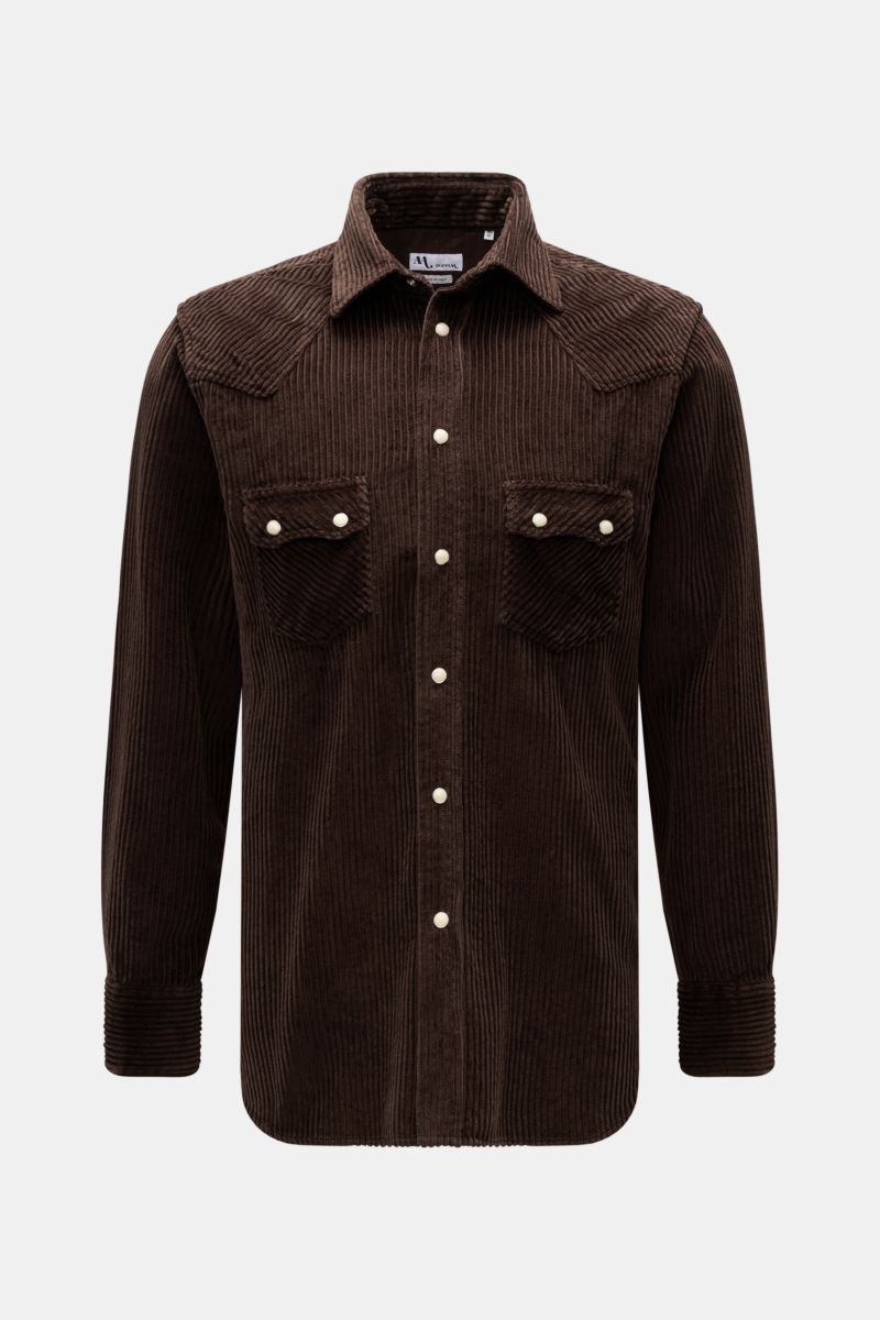 Front view of Doppiaa Corduroy shirt 'Aariosto' Kent collar dark brown made of wide wale cotton, regular fit, western-style yoke, mother-of-pearl snap buttons on placket, breast pockets, and barrel cuffs, with a rounded hem.
