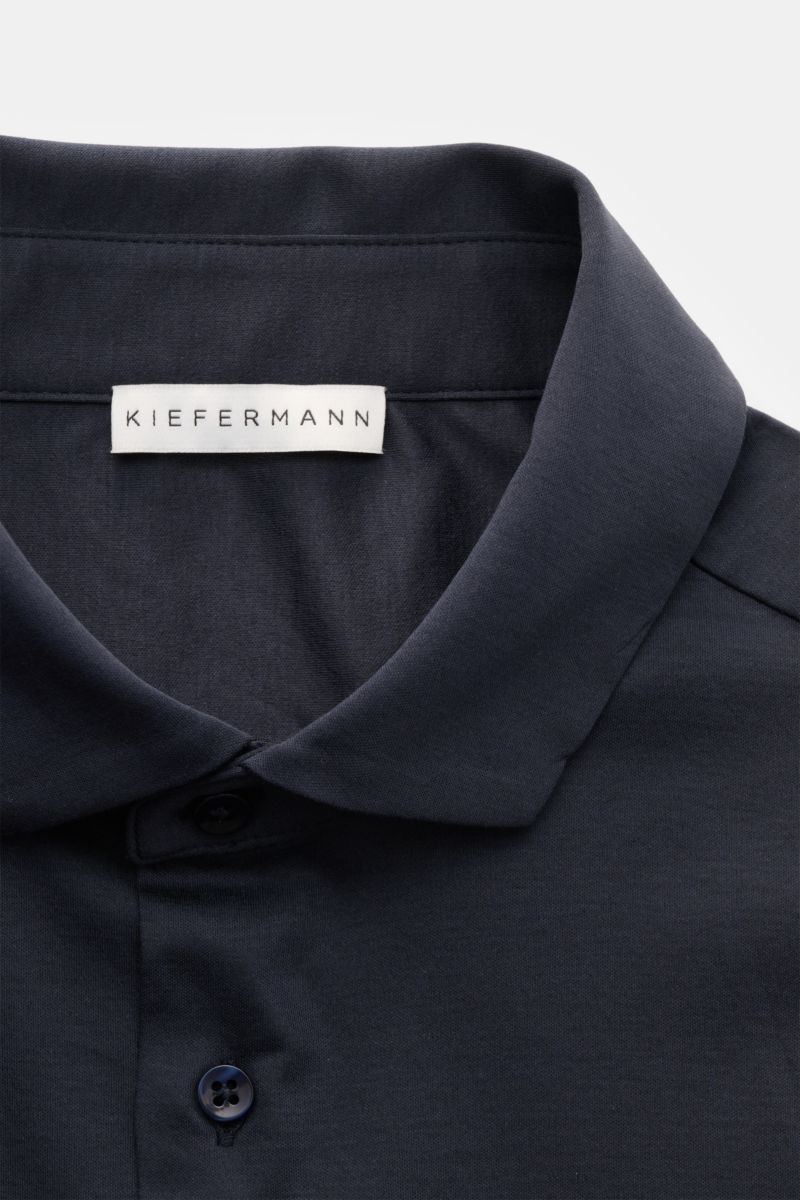 Kiefermann Jersey-Hemd 'Elandorio' Haifisch-Kragen navy, Nahaufnahme von schmalem Haifischkragen, mercerisierter Baumwolljersey, Slim Fit, dezenter Glanz.