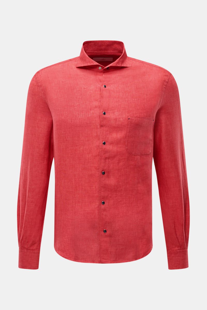 Front view of Ace Denim Linen shirt shark collar red in lightweight pure linen with slim fit, snap buttons, and rounded hem.

Description: Stay comfortable in the warmer months: This ACE DENIM shirt in lightweight linen fabric is a casual statement pie
