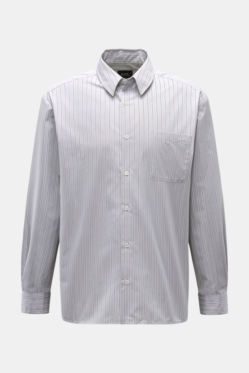 Vorderansicht des A.P.C. Casual Hemd Kent-Kragen hellgrau/schwarz/weiß gestreift mit Oversized Fit, Kent-Kragen, französischer Knopfleiste, Sportmanschetten und aufgesetzter Brusttasche aus reiner Baumwolle.