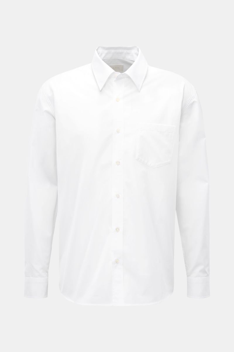 Front view of A.P.C. Casual shirt Kent collar white, a pure cotton oversized shirt with smooth feel, Kent collar, patch button placket, classic barrel cuffs, patch breast pocket, and slightly rounded hem; a modern take on a classic look for stylish office
