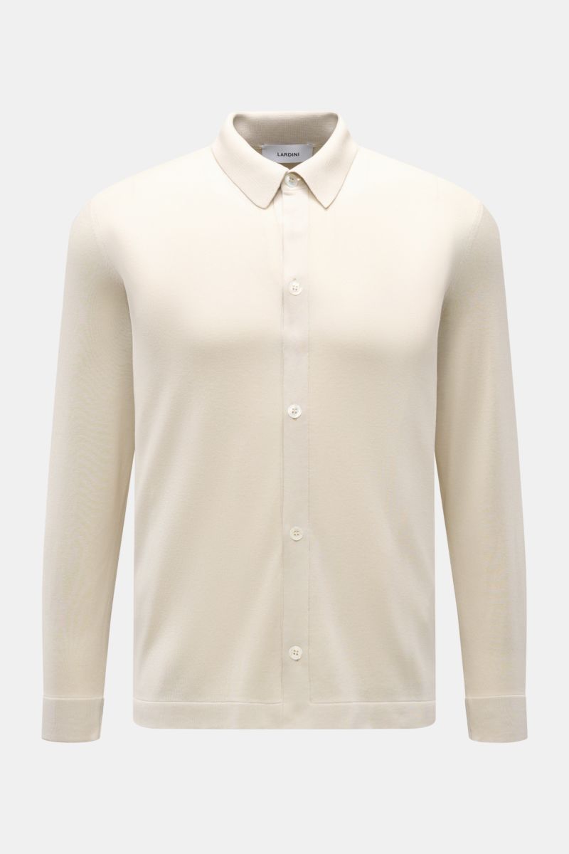 Lardini Seiden-Strickhemd creme, slim fit, feines Strickbild, Umlegekragen, glatte Knopfleiste, Saum doppelt gearbeitet, frontale Perspektive.