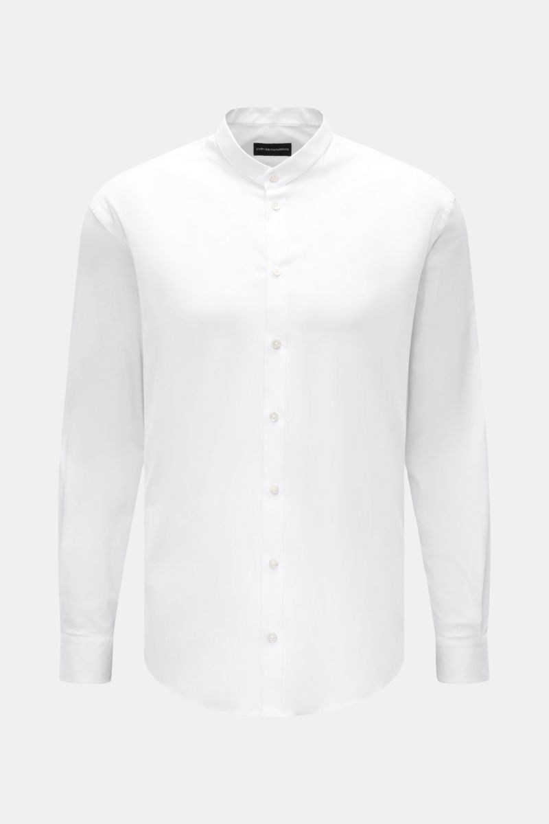 Emporio Armani Casual Hemd Grandad-Kragen weiß, frontale Ansicht, Regular Fit, leichter Stretch, Baumwoll-Microfaser-Mix, Knopfleiste, Sportmanschette, gerundeter Saum