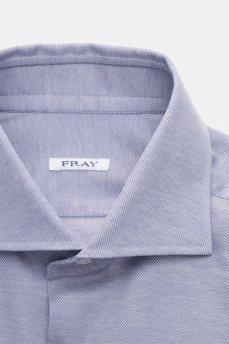 Fray Piqué-Hemd Haifisch-Kragen 'Lione Cucitura' graublau meliert, Slim Fit, leichte Piqué-Baumwolle, Sportmanschette, Saum, Nahaufnahme frontal.