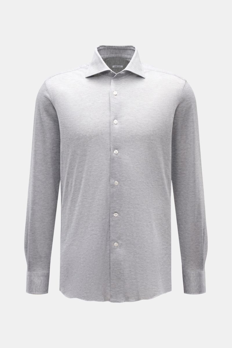Front view of Fray Piqué-Hemd Haifisch-Kragen 'Lione Cucitura' grau meliert, a slim fit, long-sleeve shirt in light gray piqué cotton with shark collar and classic sport cuffs. FRAY überzeugt mit dem Hemd 'Lione Cucitura' aus luftigem Piqué, gefertigt 