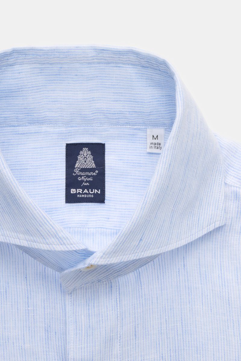 Finamore Leinenhemd 'Sergio Gaeta' Haifisch-Kragen blau/weiß gestreift, Detailaufnahme von oben, reines Leinen, Regular Fit, weicher Griff.