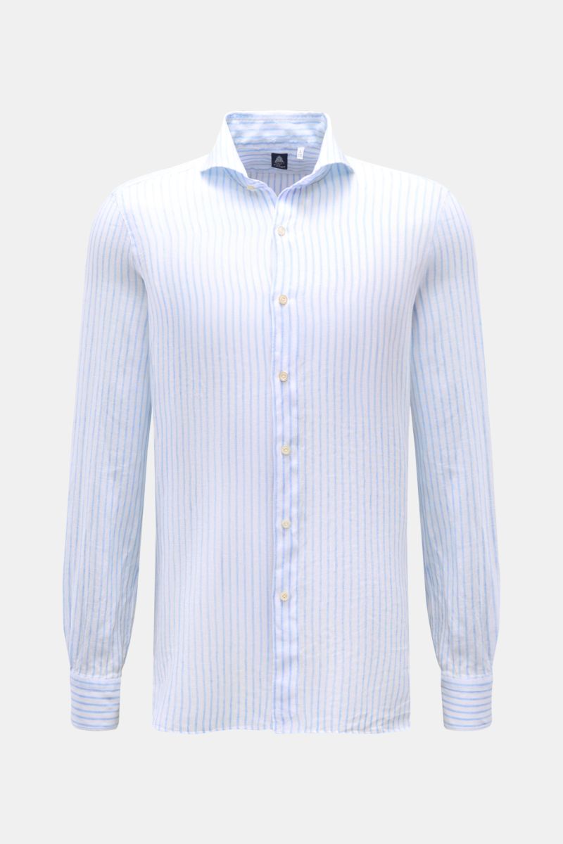 Front view of Finamore Linen shirt 'Sergio Gaeta' shark collar light blue/white striped, long sleeves, French button placket.

Description: Perfectly equipped for warm days: This linen shirt 'Sergio Gaeta' made of airy fabric in a comfortable regular f