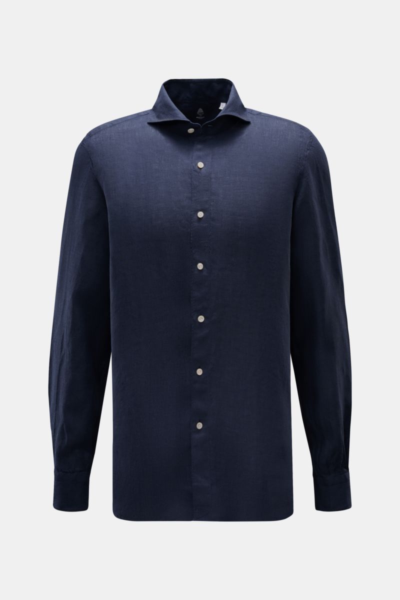 Front view of Finamore Linen shirt 'Sergio Gaeta' shark collar navy, a lightweight, soft-feel linen shirt with regular fit, extra-long sleeves, French button placket, classic barrel cuffs, and rounded hem, perfect for warm days.

Description:  
Perfect