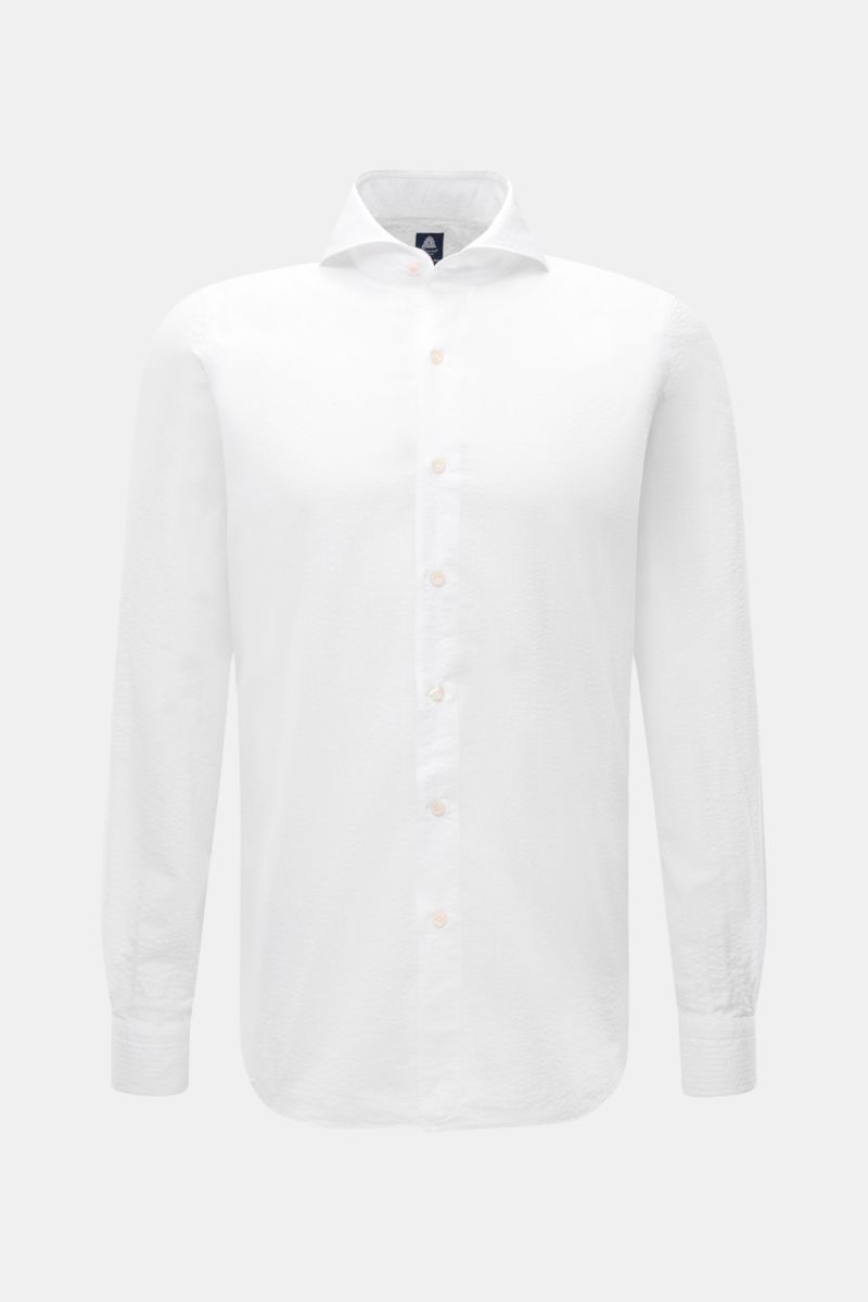 Finamore Seersucker-Hemd 'Sergio Gaeta' Haifisch-Kragen weiß, frontal fotografiert, Slim Fit, weicher Baumwoll-Seersucker, französische Knopfleiste, Sportmanschette, gerundeter Saum.