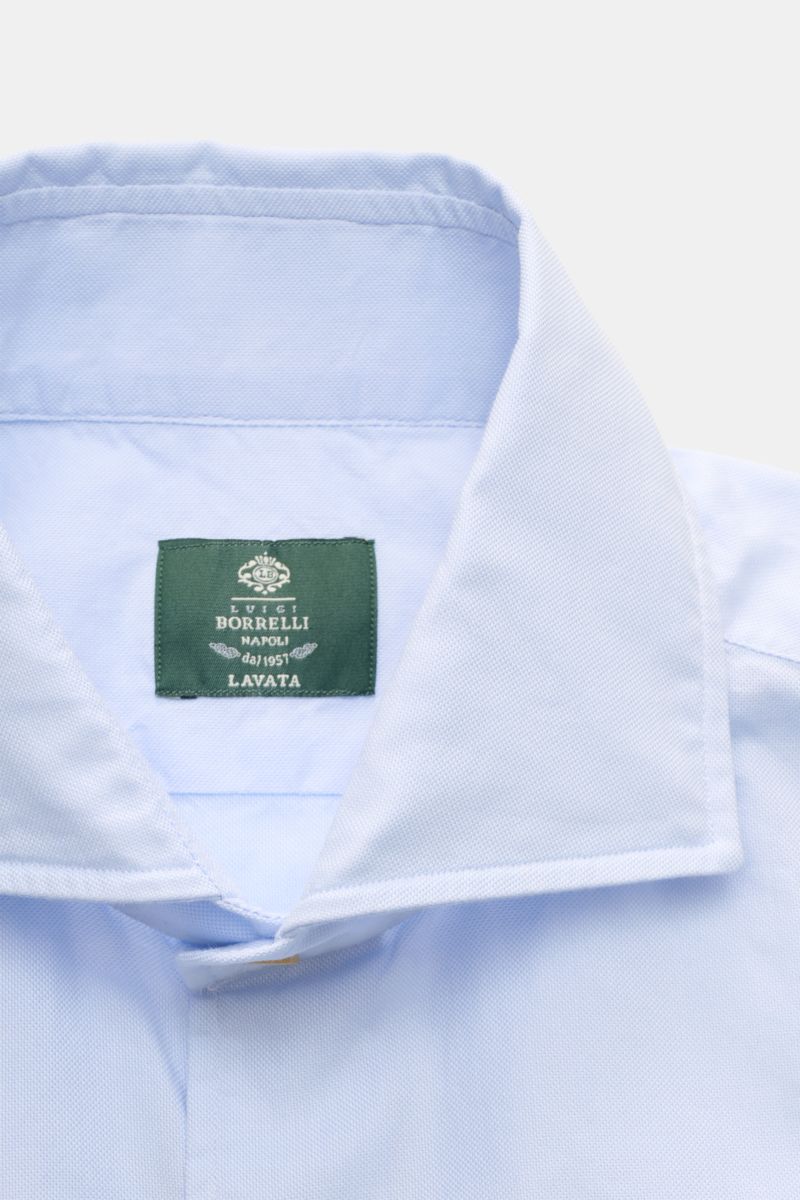 Borrelli Oxford Hemd 'Ettore' Haifisch-Kragen hellblau, Nahaufnahme von oben, reine Baumwolle, Extra Slim Fit, Oxford-Struktur, Haifisch-Kragen.